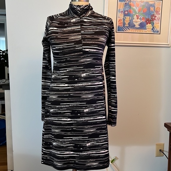 Soybu Athletic Quarter Zip Black and White Dress size Small - Picture 7 of 7